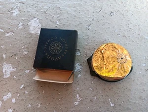 VINTAGE AVON FASHION COMPACT PINK SHELL NEW OLD STOCK MAKE UP - Bild 1 von 4