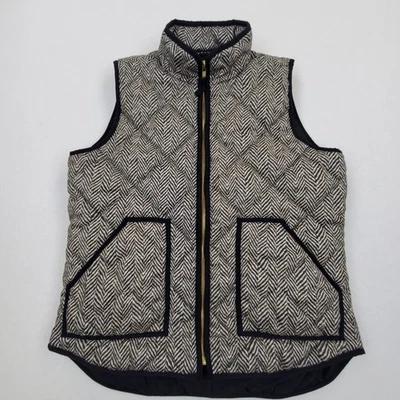 Chaleco acolchado de espiga J.Crew para mujer talla mediana negro blanco cremallera frontal acolchado Foto 1 de 4