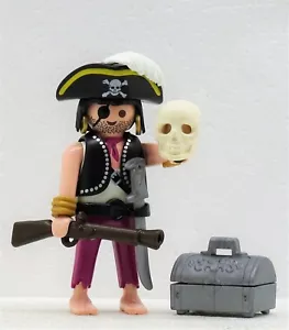 Pirate Playmobil 4581 Skeleton Head Treasure Chest Vest Tricorn RARE! - Picture 1 of 5