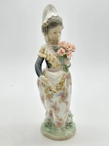Lladro #1304 Spanisches valencianisches Mädchen mit Blumen Figur im Ruhestand - Bild 1 von 9