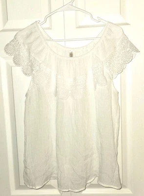 White Crepe Top XL Fits Like Large - Image 1 of 4
