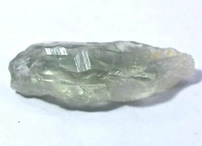 Muestra de amatista brasileña verde claro 99,30 quilates AAA+ calidad natural áspera  Foto 1 de 3