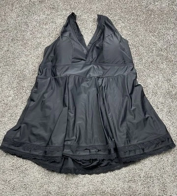 Torrid 女式蕾丝装饰无线黑色 V 领游泳裙,短裤 5 码 — 第 1/4 张图片