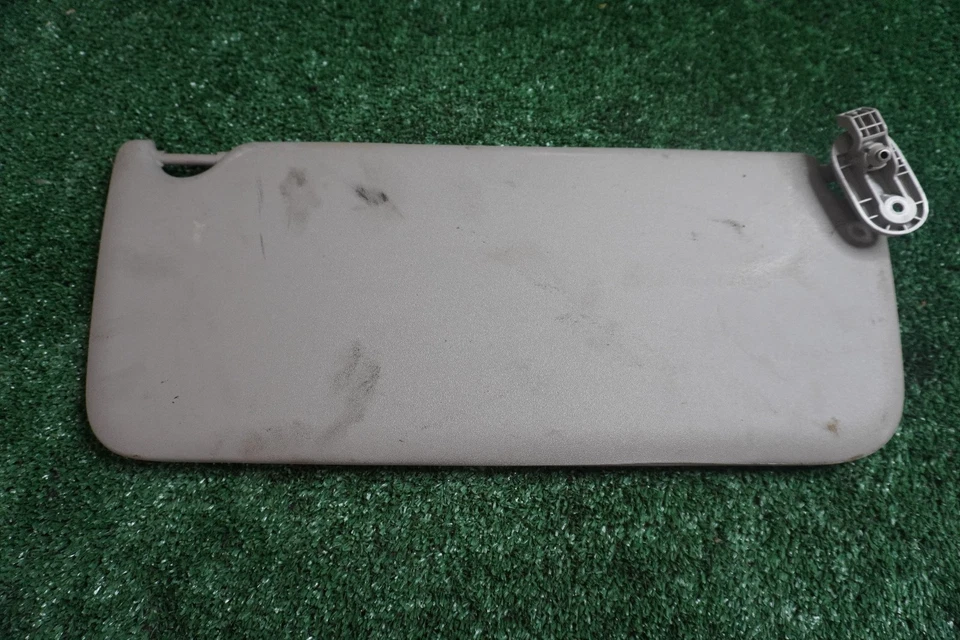 2019 2020 NISSAN NV 200 PASSENGER SIDE RIGHT Sun Visor OEM 1 Peice Foto 1 de 3