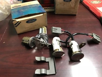 Ford Ltd Galaxy 1973 juego de cerraduras cerraduras de encendido D3az-7122050A nuevo en caja Foto 1 de 4