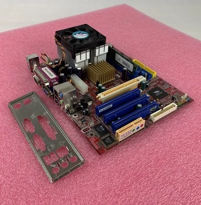 Placa madre VIA KM266A-8235 M7VIG 400 AMD Athlon XP 2700+ 2,16 GHz 512 MB de RAM Foto 1 de 4