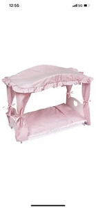 Dachskorb Baldachin Puppenbett mit Bettwäsche passt American Girl Puppen - Bild 1 von 4