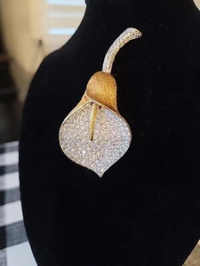 Vintage Signed NOLAN MILLER Calla Lily Crystal Gold Brooch - Picture 1 of 7