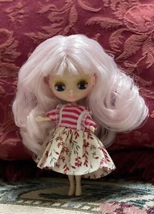 Mini Muñeca Blythe 10 cm Rosa Pelo Golpes Cerrar y Abrir Ojos Vestido Aleatorio - Juguete de Regalo - Imagen 1 de 9