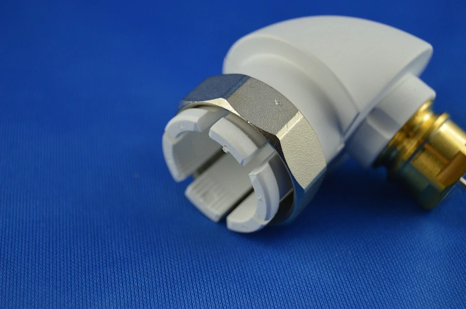 Winkeladapter mit M30x1,5mm auf RA fur Danfoss Heizungsregler Ventilantrieb  - Bild 1 von 3