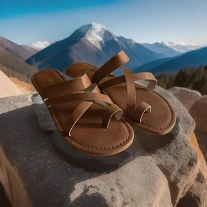 Melrose Ave Women's Vegan Leather Interlaced Thong Sandal Size 8 “inevitable”NIB - Picture 1 of 4
