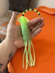Plantilla de bacalao Calamar BRILLA EN LA OSCURIDAD 8/0 Resistente 200 lb AÑALADA CON CABLE - Imagen 1 de 7