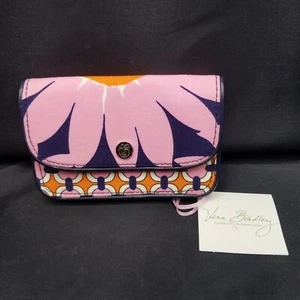 Vera Bradley Quickstep Wallet Pink Flowers Brand New - Picture 1 of 6