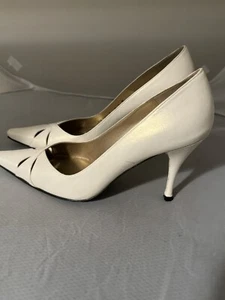 Stuart Weitzman IDOL Opal Pearl Llama Point Toe Heels Size 8.5M - Picture 1 of 14