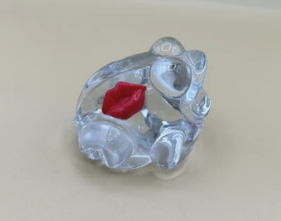 RARO DE COLECCIÓN '85 Rana Cristal Pisapapeles Estatuilla con Beso Rojo Labios Grynnen Barrett Foto 1 de 4