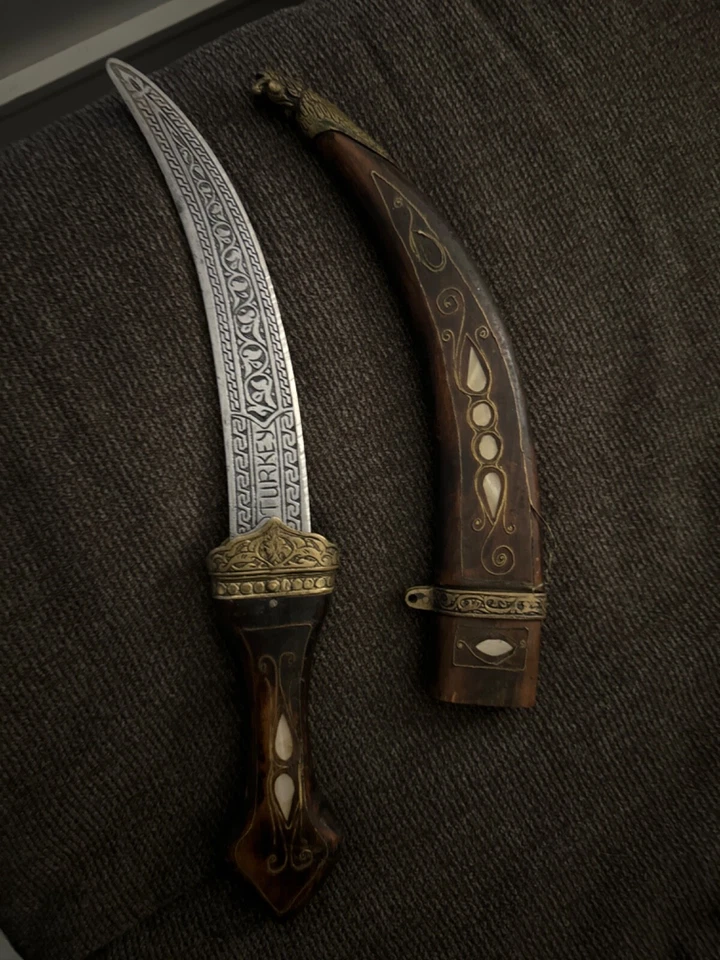 Daga turca del siglo XIX con mango de madera nácar incrustación casi perfecta Foto 1 de 4