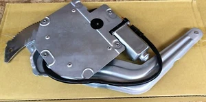 NAVISTAR INTERNATIONAL TRUCK 508234C93 RIGHT SIDE POWER WINDOW REGULATOR & MOTOR - Picture 1 of 7