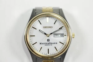 Reloj Pulsera Seiko Solar V158-0AA0 MasterBrand Company Marca Día Fecha Tono Dorado - Imagen 1 de 5