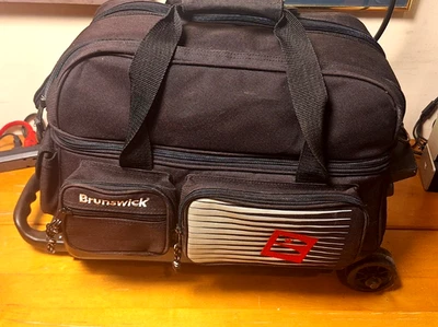 Сумка на колесиках Brunswick Crown 2 для боулинга вмещает 2 шара телескопическая ручка - Изображение 1 из 4