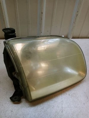 2001-2004 TOYOTA SEQUOIA PASSENGER RIGHT Headlight HEADLAMP OEM USED  - Image 1 of 4