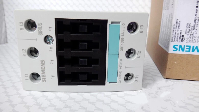 SIEMENS PLC 3RT1035-1AN20 Contactor New In Box 3RT10351AN20 One Year Warranty # - Image 1 of 1