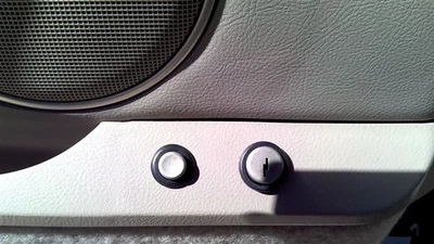 Driver Front Door Switch Driver's Fits 03-08 LINCOLN & TOWN CAR 103676209 - Image 1 of 4