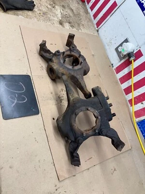 Dodge D100 D150 1981 86 1987 4x4 eje delantero Dana 44 husillos conjunto sindle par Foto 1 de 4