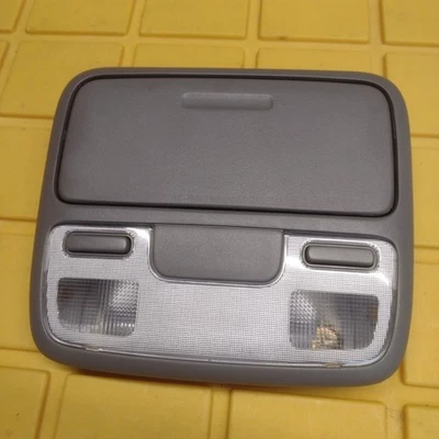 2002-2006 HONDA CRV CR-V OVERHEAD CONSOLE DOME MAP LIGHT LAMP  (GRAY / GREY) Foto 1 de 4