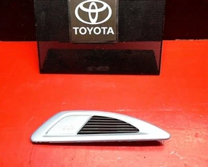 01-03 TOYOTA PRIUS LEFT DRIVER REAR BACK QUARTER PANEL TRIM AIR VENT SIDE GRILL - Foto 1 di 7