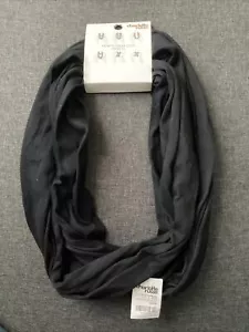 Sciarpa donna Charlotte Russe Infinity acrilico morbido nero nuova con etichetta - Foto 1 di 2