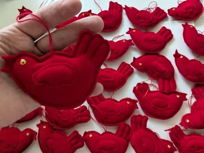 Lote de 25 adornos navideños cardenales de fieltro rojo vintage hechos a mano pájaro Foto 1 de 4