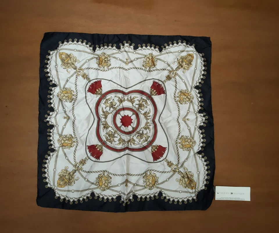 Foulard in pura seta nuovo con cartellino Tommy Hilfiger  Foto 1 de 4