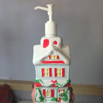 Dispensador de jabón vintage de plástico para casa de vacaciones de nieve de Navidad Foto 1 de 4