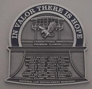 Federal Bureau of Prisons FCI Thomson, IL - Moneda Desafío Cambio de Misión - Imagen 1 de 2