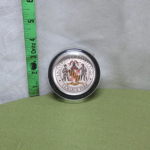 UNIVERSITY OF MARYLAND seal College Park paperweight Terrapins glass UMD flag Cover