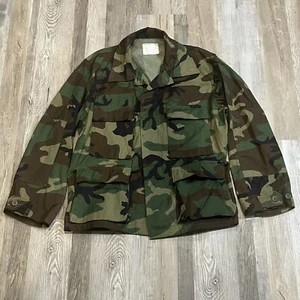 US Military Men's BDU Shirt Combat Coat Medium XX-Short Woodland Camo Early 1982 - Picture 1 of 5