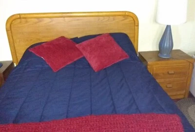 Full size Broyhill bedroom furniture set used - Image 1 of 4