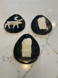 3 Vintage Alaskan Carved Pendants Signed & Dated 1995 - Picture 1 of 5