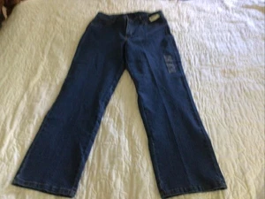 NWT Basic Editions Women’s Jeans Size 6  - Picture 1 of 7