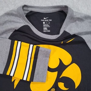 Iowa Hawkeyes Womens Small Athletic Cut Nike Tee Black 3/4 Length Stripe Sleeve - Imagen 1 de 9