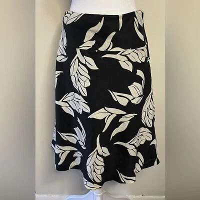 H&M Women’s 100 % Linen Black/ Beige Floral Printed Midi  A-Line Skirt Size 8 - Image 1 of 4
