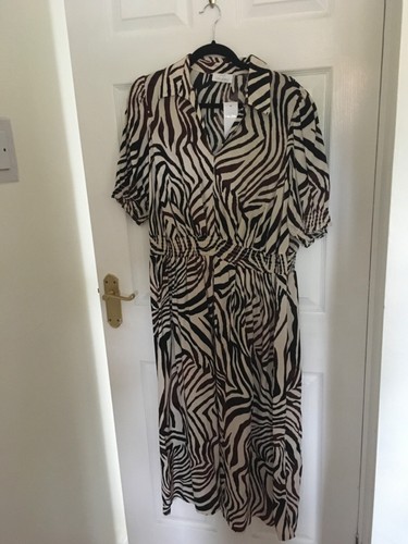VETEMENTS ?Nuovissimo abito con colletto stampa zebrata Londra Yours Clothing taglia 20