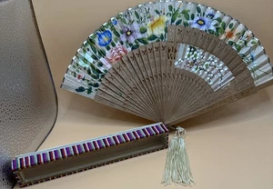 Vintage Handmade Sandalwood and Silk Fan 1950s Hong Kong - Picture 1 of 9