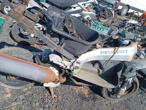 Peugeot Jetforce 125 scooter breaking front wheel - Picture 1 of 9