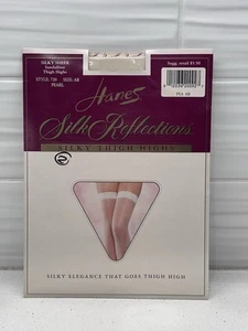 Hanes Silk Reflections Silk Sheer Thigh Highs Sandalfoot Style: 720 Size: AB - Picture 1 of 11