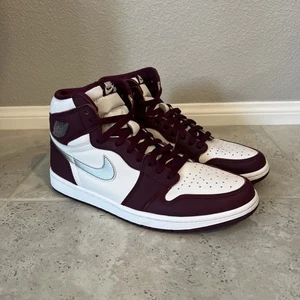 Nike Jordan 1 Hi OG Bordeaux/Metallic Silver 555088-611 Men’s Size 11 Preowned - Picture 1 of 8