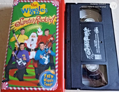 THE WIGGLES SANTAS ROCKIN RED CLAMSHELL VHS - Image 1 of 2
