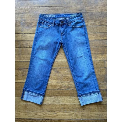 Pantalones de mezclilla recortados de tiro bajo desgastados AZZURE 'The Perfect Fit' talla 26W x 22L Foto 1 de 4