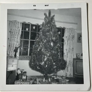 Oropel retro vintage 1969 árbol de Navidad ventana TV foto instantánea brillante Brite - Imagen 1 de 10