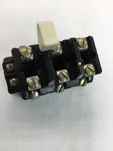 Allen Bradley 815-BOV16 - Motor Starter Overload Relay 815BOV16 Size 1 Series K  - Picture 1 of 4